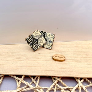 Orecchini in legno e carta