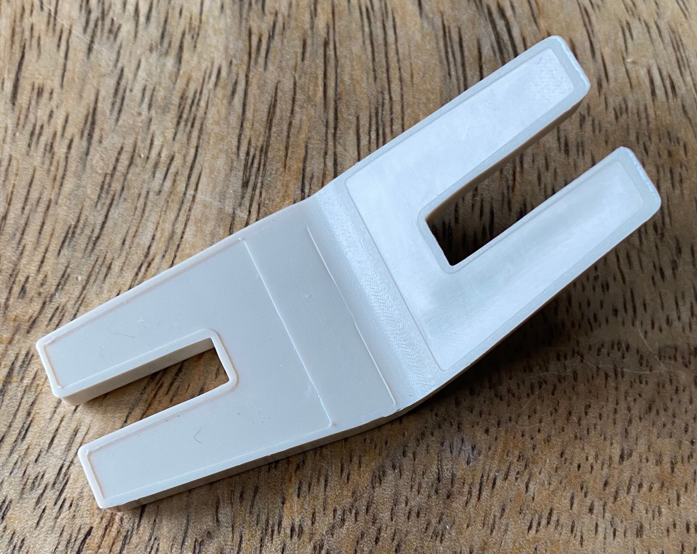 Hump Jumper Sewing Machine Presser Foot, Precision Stitch Guide for