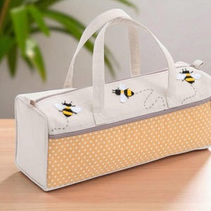 Bee Knitting Bag – Yarn Storage Tote with Wool Dispenser – Long Cotton Hessian Project Bag – Crochet & Knitting Gift