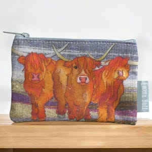 PORTEFEUILLE ZIPPÉ Highland Coos Design par Emma Ball. Superbe tissu Highland avec des vaches