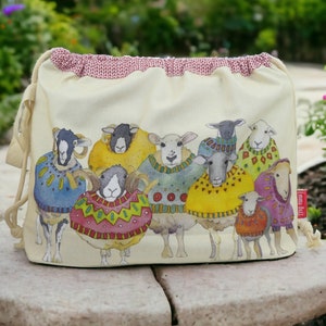 Mouton dans des pulls TRICOT ET CROCHET Sac à cordon par Emma Ball