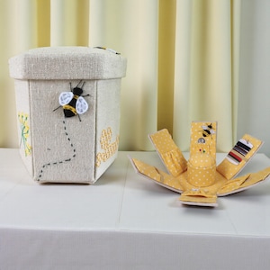 KIT DE COUTURE ABEILLE Applique victorienne en forme d'abeille, forme hexagonale avec contenu