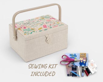 Gestickter Nähkorb mit Zubehörset - Cremefarbenes Leinen-Mix, mittlere Größe