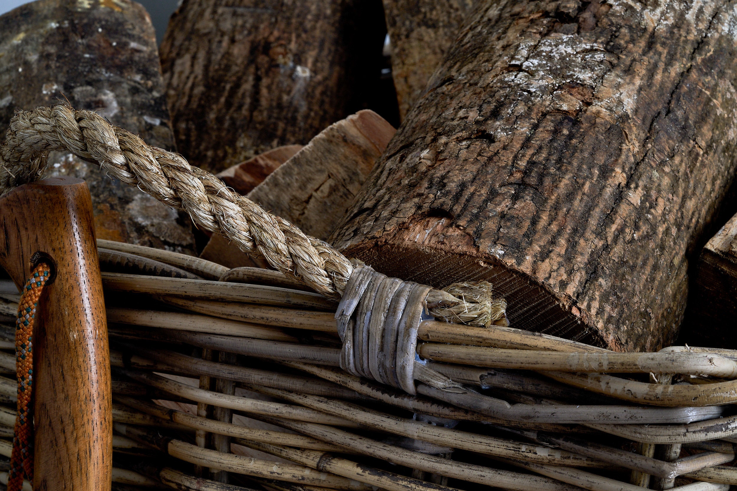 Panier à bois en rotin gris G6578