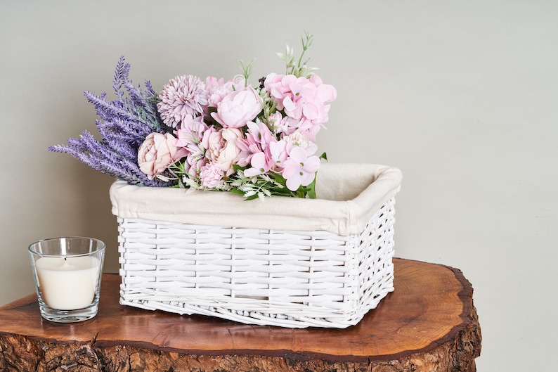 White Wicker Storage Baskets With Cotton Lining bild 2