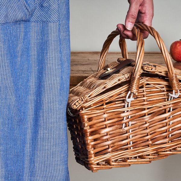 Wicker Picnic Basket With Swing Handles & Double Lid