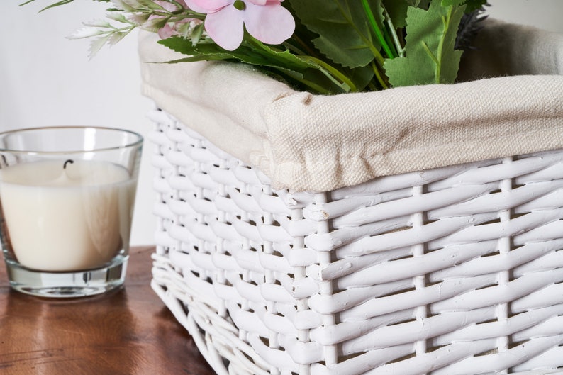White Wicker Storage Baskets With Cotton Lining bild 5