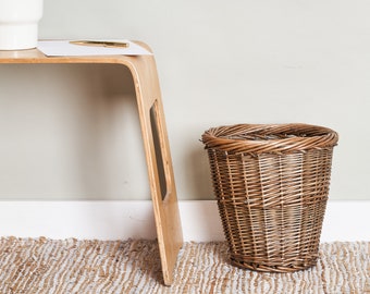 Waste Paper Bin/Basket. Full Antique Wash Willow Basket Bin. Perfect As A Office Waste Paper Bin Or A Storage Basket For Blankets/Cushions.