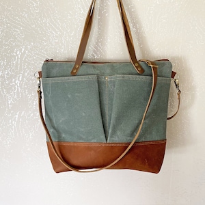 Gewaxte canvas luiertas / grote werktas / Crossbody Tote Bag / handgemaakte converteerbare rugzak met gratis monogram / cadeau voor haar CB4