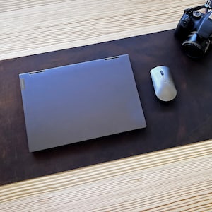 Leder-Schreibtisch-Schreibmatte, Schreibtischunterlage, personalisierte Monogramm-Mausunterlage, Gaming-Zubehör