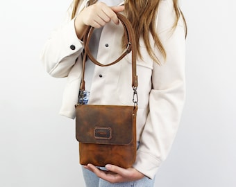 Personalized Leather Crossbody Messenger Bag, Women Zippered Shoulder Bag, Custom Everyday Purse / Personalised Christmas Gift For Her
