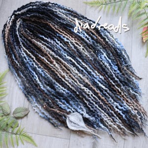 Micro dünne gewellte Wolle Dreads: Silver Wolf Ombre, Doppelende Dreadlock Haarverlängerungen Weiß Blau Schwarz Braun