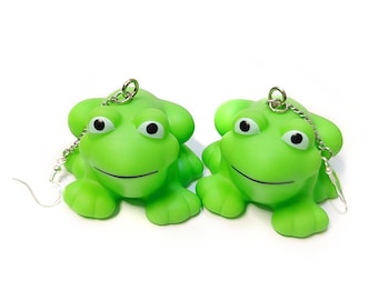 Boucles d'oreilles grenouille en caoutchouc avec chaîne