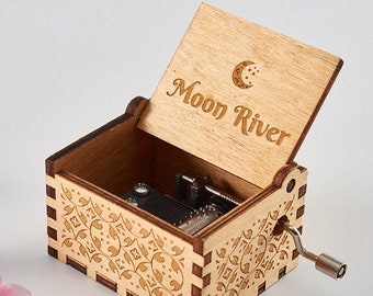 Gravierte Hölzerne Moon River Spieluhr, personalisiertes Geschenk