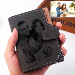 Gepersonaliseerde portemonnee voor hem, heren gegraveerde portemonnee kaart minimalistisch, aangepaste fotoportemonnee voor mannen, cadeau voor echtgenoot verjaardagscadeau voor papa