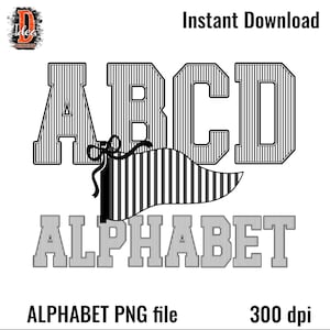 以下が含まれることがあります： 黒と白の縦縞模様のバーシティフォントで書かれた「ABCD」の文字が特徴のデジタルグラフィックデザイン。文字の下にはリボンが付いた縞模様のペナント旗があり、一番下には同じ縞模様のフォントで「ALPHABET」という単語が書かれています。