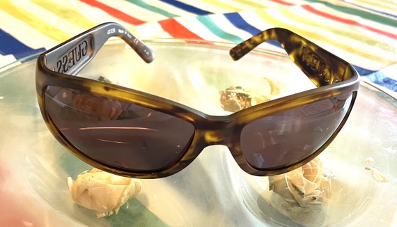 New Cool GUESS Sunglasses GU X05 Guess Collection Frames Engraved