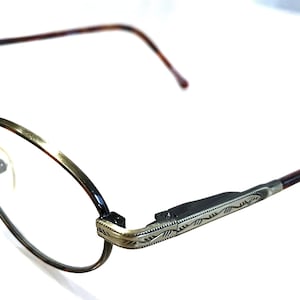 Nya ovala antikguldfärgade glasögon med diamantslipad brygga och skalmar med brun kant och matchande skalmar; Utgångna bågar; Frakt GRATIS inom USA!