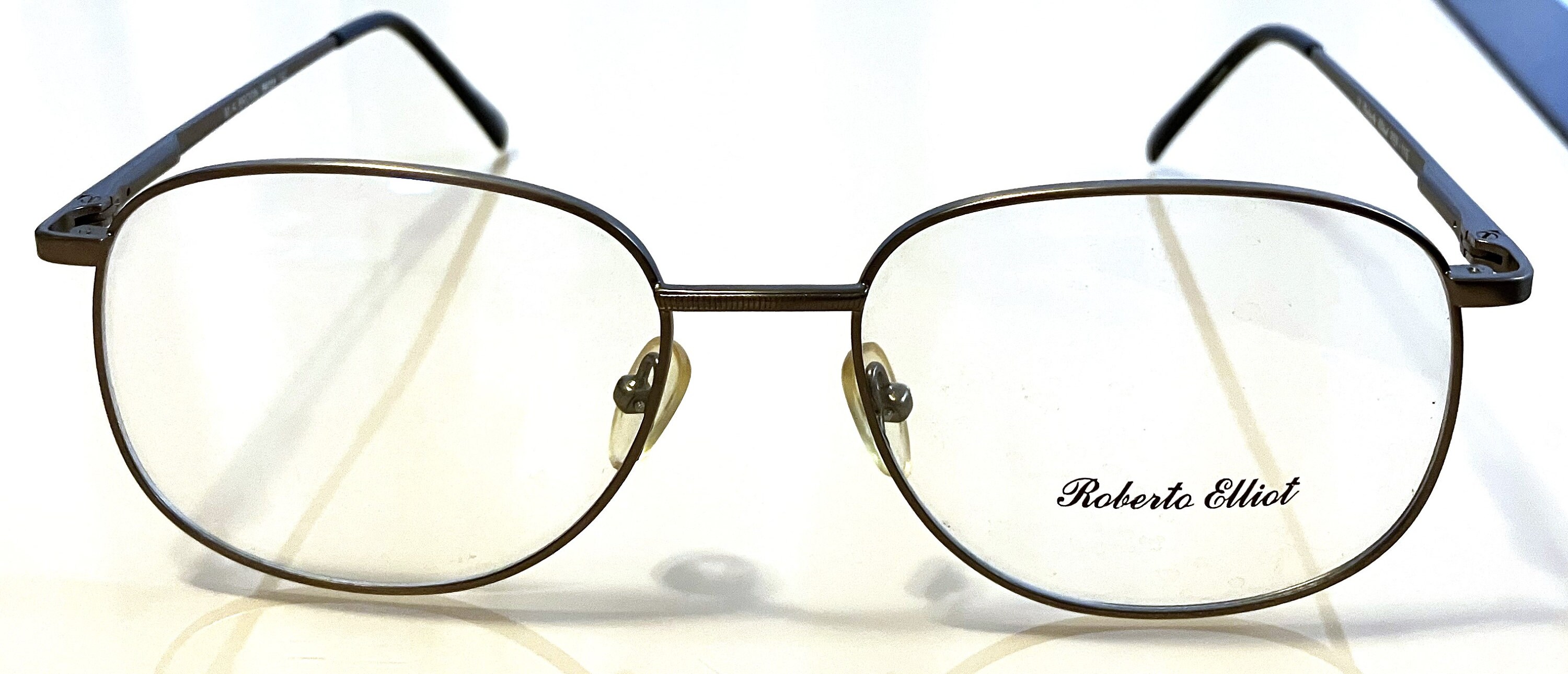 Roberto Elliot - Etsy