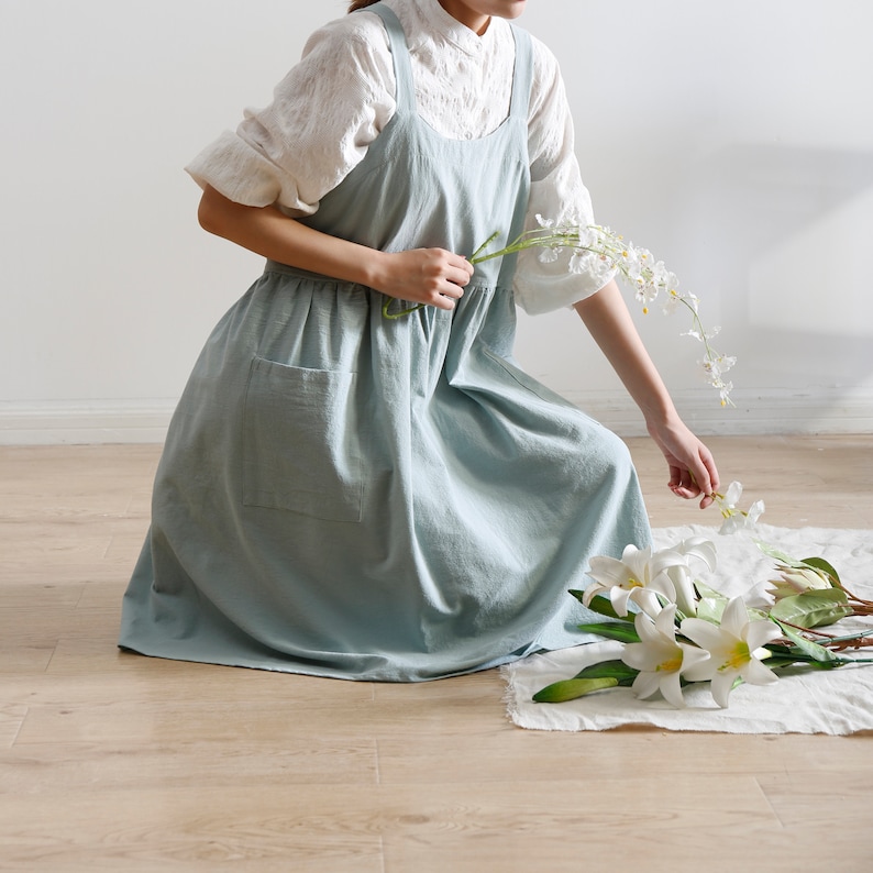 Light Green apron dress, linen & cotton full body apron for women, long apron, apron w/ roomy pockets, adult apron, gardening apron 