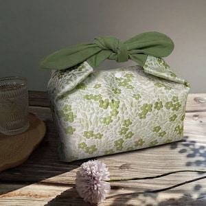 Custom Name Green flowers insulated lunch bag bento bag, zero waste , Eco Friendly lunch box cloth School Gift for women image 1