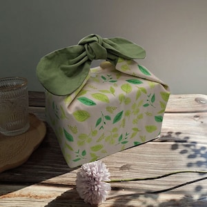 lunch bag Zero waste  multi use handmade cotton bento bag cute style reusable lunch box cloth Spring green leaves  Christmas gift