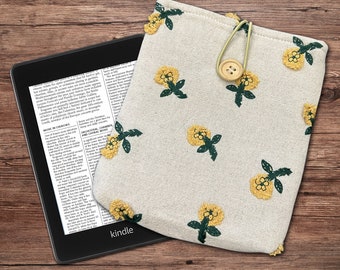 Embroidered Daisy Kindle Sleeve, Padded Book Sleeve, Book Pouch Kindle Paperwhite Case, Kindle Oasis Cover, Cute Book Sleeve