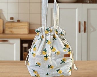 Name Custom Insulated Lunch Bag with drawstring closure, Travel Bag, Organizer Bag  Embroidered daisy Handbag  gift for her