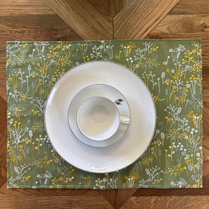 Placemats personalized, placemats with custom name, table setting, table decoration placemat , Housewarming gift  Embroidery green dandelion