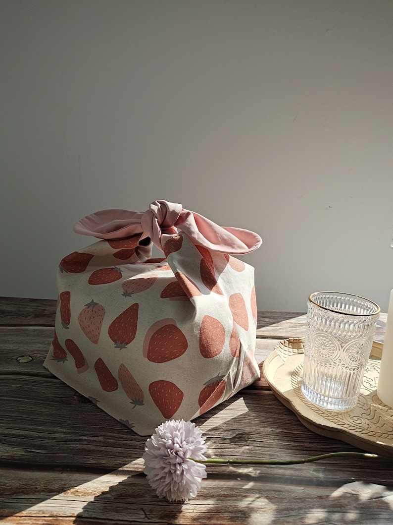 Custom Name Strawberry Reusable lunch bag bento bag, zero waste , Eco Friendly lunch box cloth School Gift for Kids women christmas gift image 4