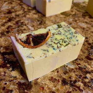 Jabón de leche de cabra con limón y lavanda