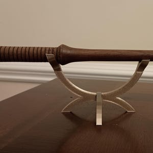 Walnut wand with Dragon heartstring core