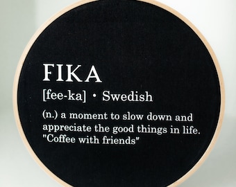 Stickrahmen mit Aufdruck Definition "fika" | Hygge | Deko