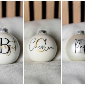 Stylishly personalized Christmas ball 8 cm in real glass with initial letter image 4