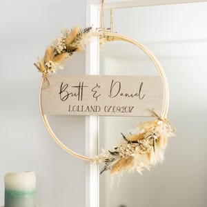 Regalo di nozze personalizzato: elegante corona di lusso per porta con fiori secchi – per amici e familiari o come decorazione personale