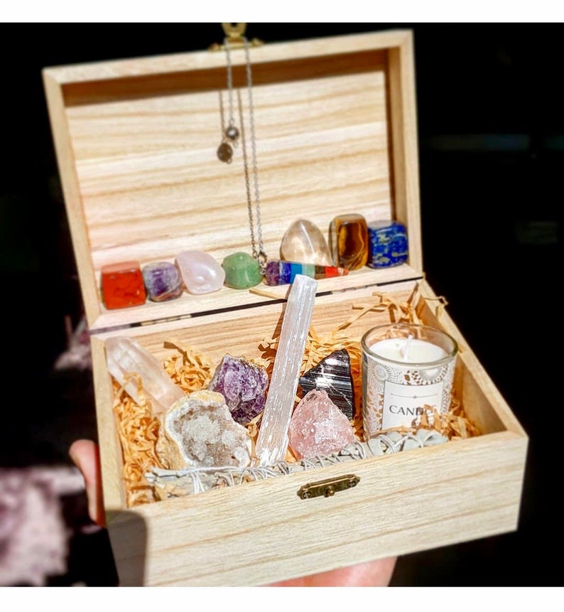 Chakra Crystal Healing Kit with Sage Pendulum Quartz Amethyst Tourmaline Selenite Candle 画像 8