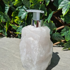 Crystal soap dispenser Quartz Soap dispenser Aventurine Soap dispenser Raw Crystal Stone Rose Quartz QUARTZ (White)