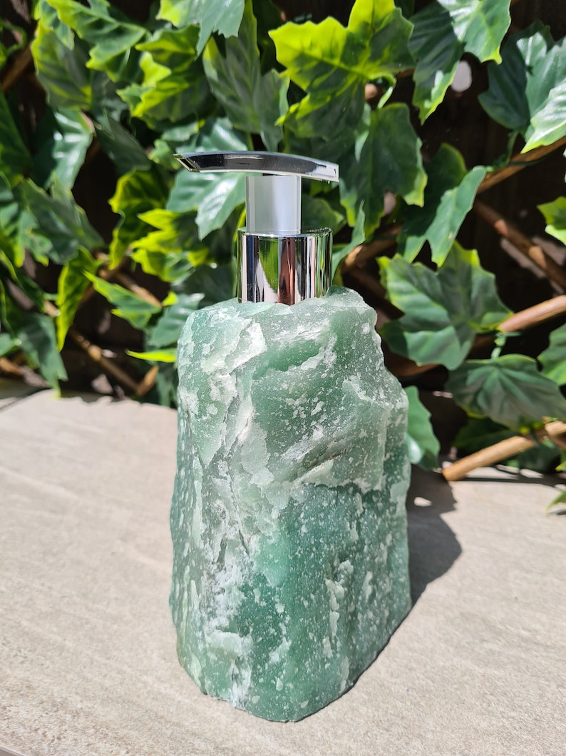 Crystal soap dispenser Quartz Soap dispenser Aventurine Soap dispenser Raw Crystal Stone Rose Quartz AVENTURINE (Green)