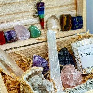 Chakra Crystal Healing Kit with Sage Pendulum Quartz Amethyst Tourmaline Selenite Candle 画像 9
