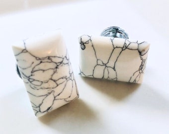 Howlite stone cabinet knobs, White and gray kitchen cabinet hardware, Stone dresser knobs, Knobs and pulls, Modern home decor