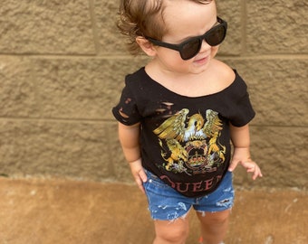 Queen Distressed band tee kids