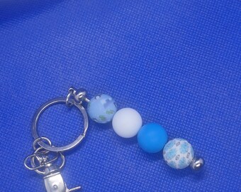 Blue Ice Beaded Keychain: White, Sky Blue, Patterned Beads