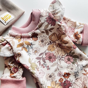Preemie girl bodysuit, Newborn girl Outfit, Micro Preemie clothes, Reborn doll clothes, Newborn Coming Home Outfit, Baby Girl Outfit