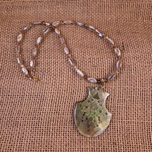 seashell pendant necklace