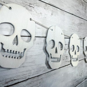 Halloween Skull Wood Garland, Halloween Decor, Halloween Home Decor, Halloween Skull Deco