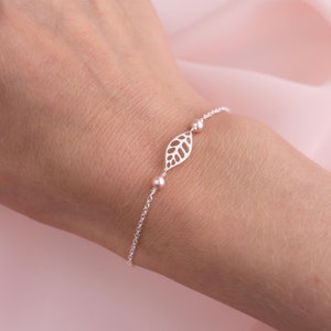 Sterling Silver Leaf Bracelet, Preciosa Pearl Bracelet, Bridal Bracelet, Gift For Bridesmaid, Mother and Daughter, Sister Gift, Gift For Her