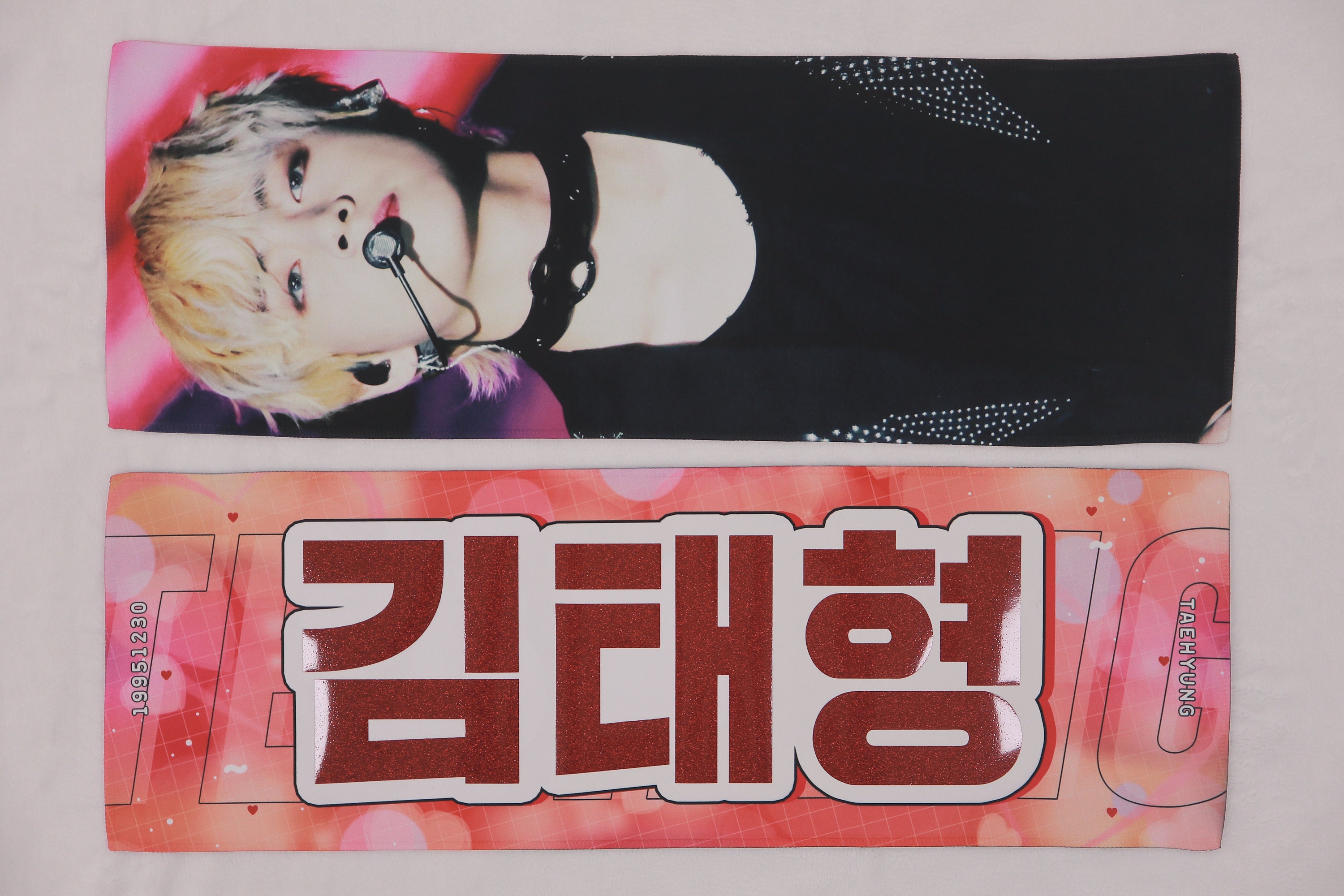 BTS Taehyung (V) red reflective slogan