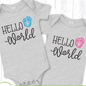 Hallo Welt, neues Baby Spruch T-Shirt Design, süße Neugeborene Füße Clipart, Lätzchen Zitat, Krankenhaus nach Hause kommen Outfit, Cricut Schnitt Datei Eps Png