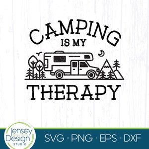 Camioneta con cama para autocaravana, refrán divertido sobre terapia de acampada, diseño gráfico de viajes de aventura en RV para vacaciones en camping, grupo de campamento png eps