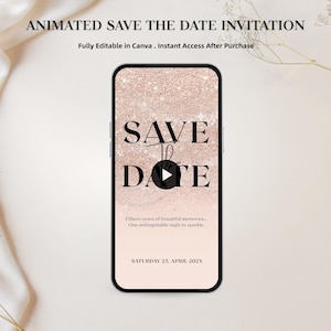 Pode incluir: Um smartphone exibe um convite animado "Save the Date". A tela apresenta as palavras "SAVE" e "DATE" em uma fonte elegante, com um botão de reprodução no centro. O fundo é um ouro rosa brilhante. O texto na parte inferior diz "Sábado, 25 de abril de 202X".